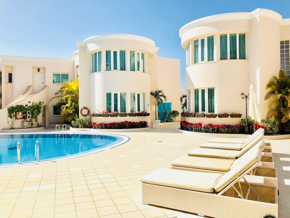 Flamingo Suites Boutique Hotel — Swimming pool in Costa Adeje, Canary Islands