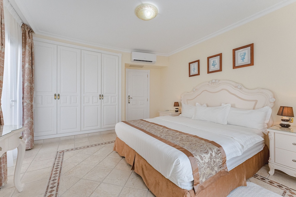 Flamingo Suites Boutique Hotel — Hotel rooms in Costa Adeje, Canary Islands