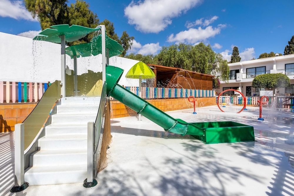 THB Flora Aparthotel — Attractions for children in Puerto del Carmen, Canary Islands
