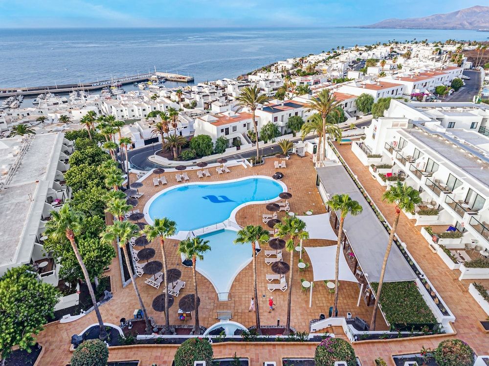 THB Flora Aparthotel image