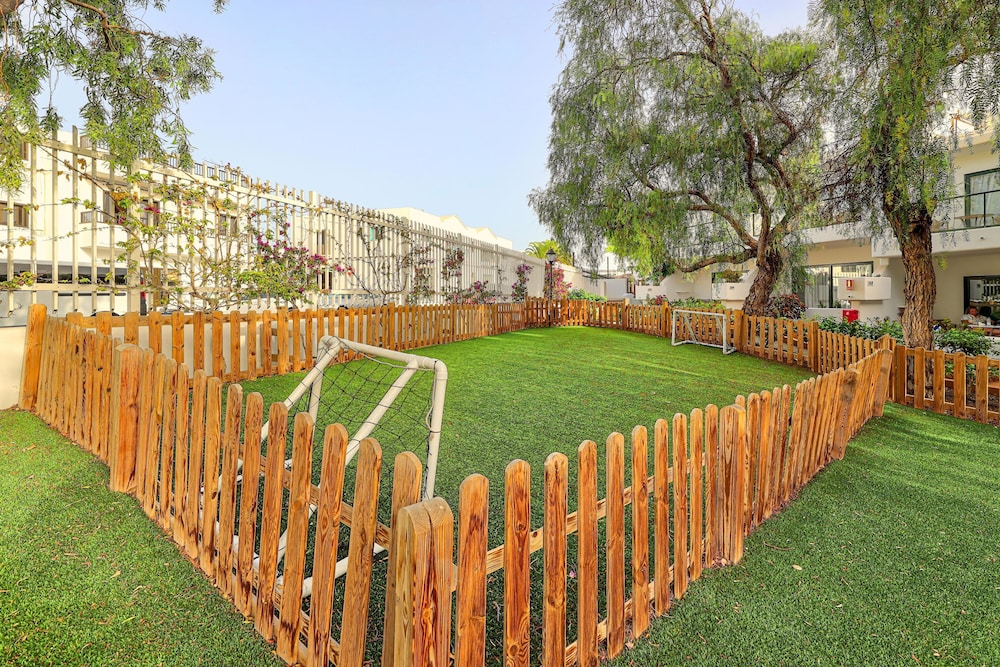 THB Flora Aparthotel — Attractions for children in Puerto del Carmen, Canary Islands