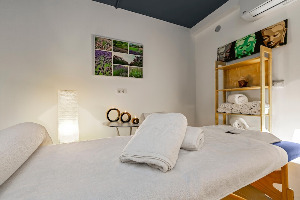 THB Flora Aparthotel — Hotel rooms in Puerto del Carmen, Canary Islands