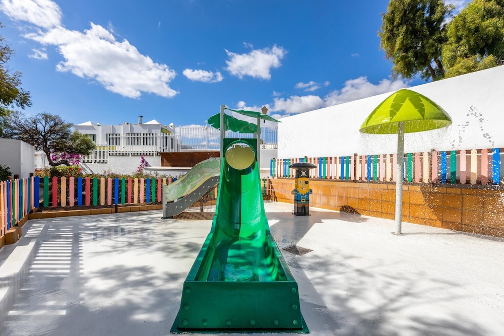 THB Flora Aparthotel — Attractions for children in Puerto del Carmen, Canary Islands