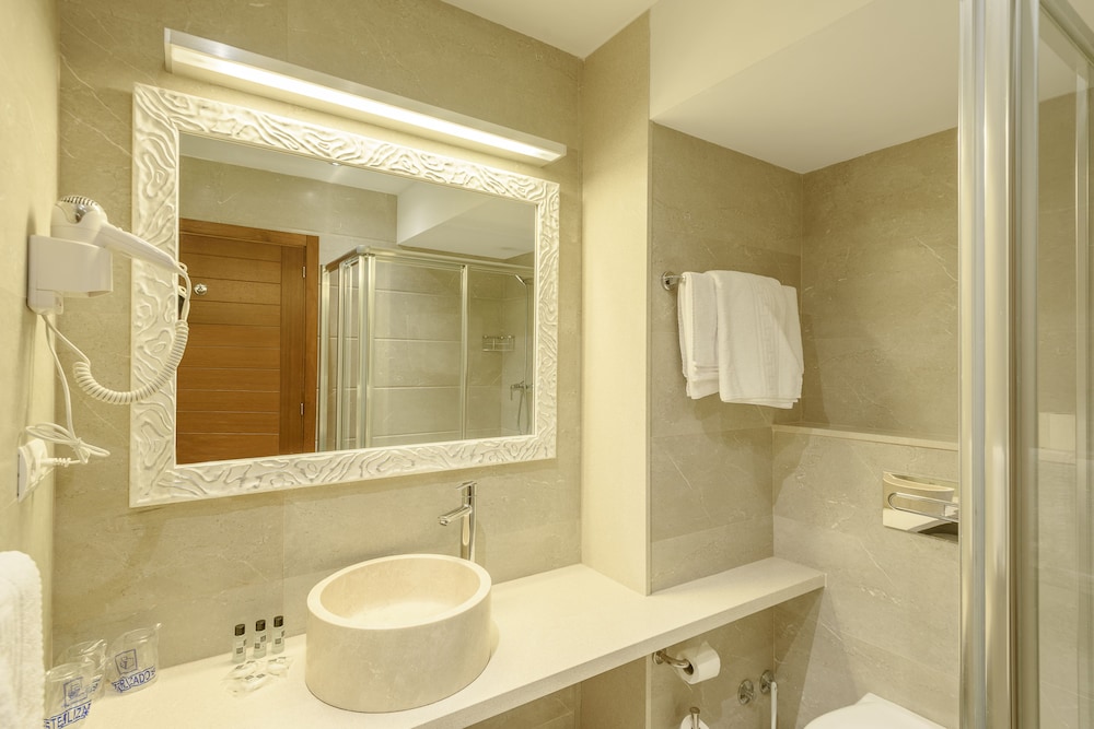Hotel Florencio — Hotel rooms in San Antonio, Balearic Islands