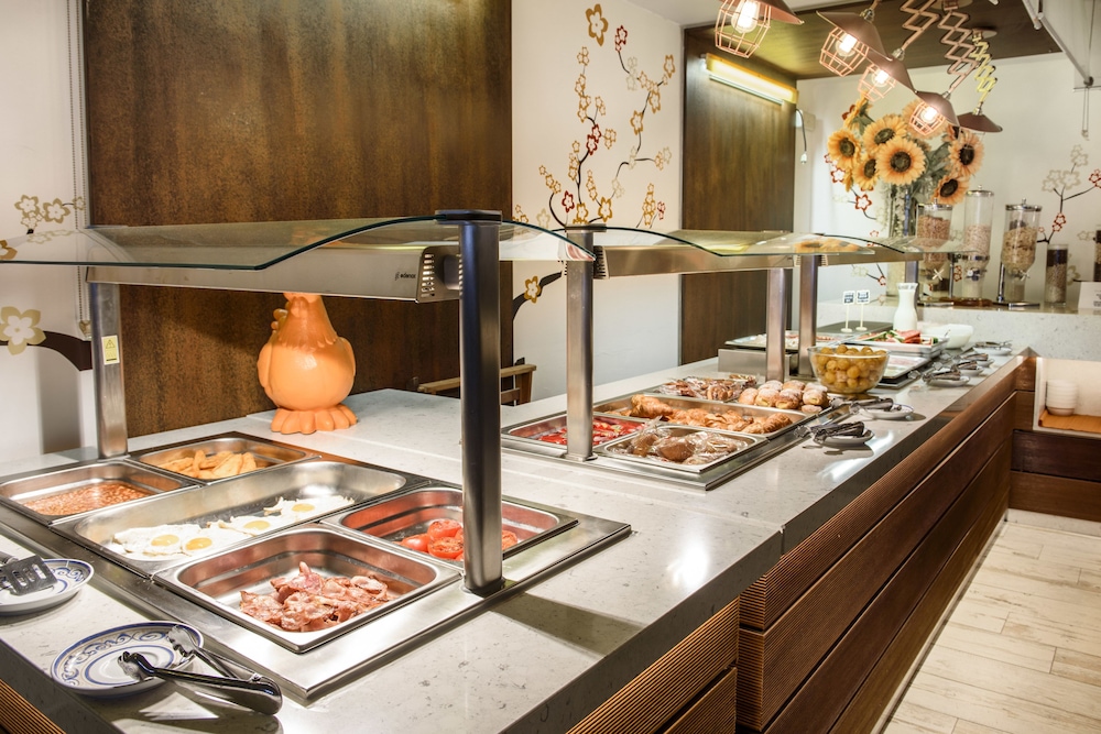 Hotel Florencio — Restaurant & bars in San Antonio, Balearic Islands