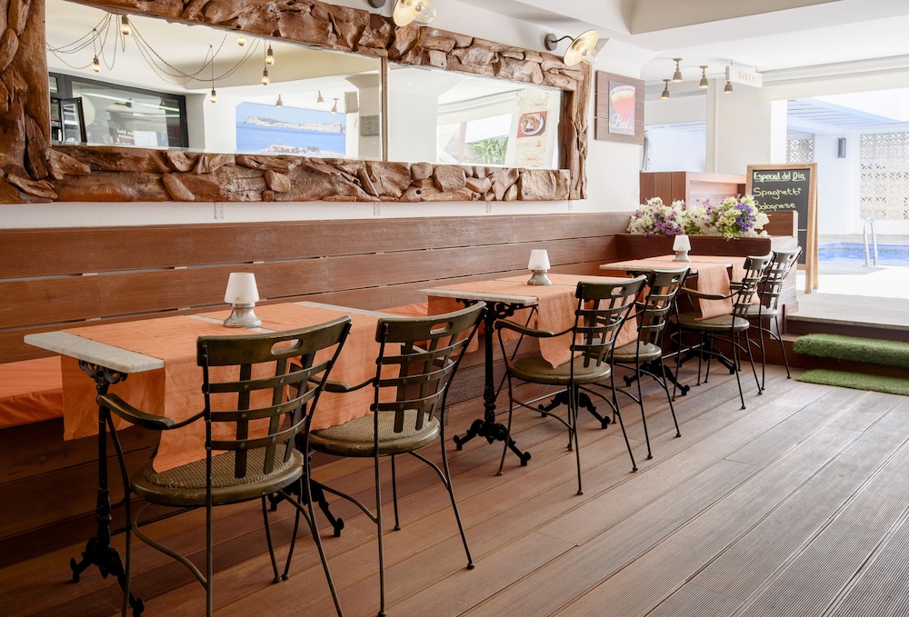 Hotel Florencio — Restaurant & bars in San Antonio, Balearic Islands