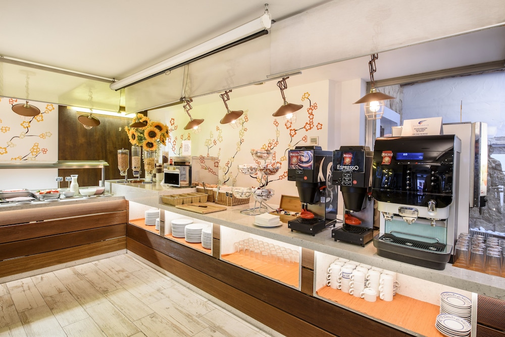 Hotel Florencio — Restaurant & bars in San Antonio, Balearic Islands