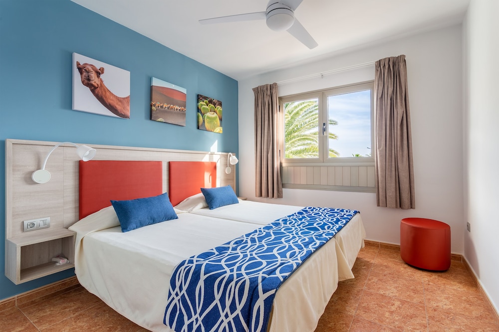 Hotel Floresta — Hotel rooms in Puerto del Carmen, Canary Islands