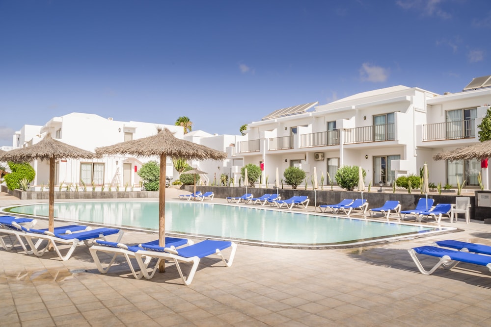 Hotel Floresta — Swimming pool in Puerto del Carmen, Canary Islands