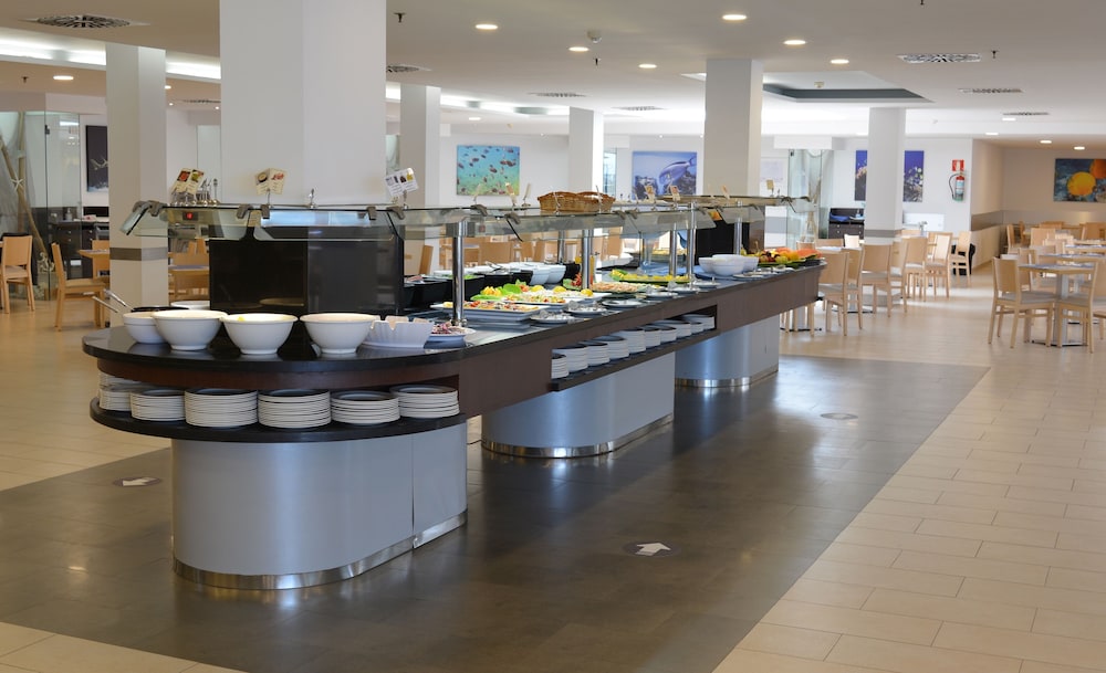 Hotel Floresta — Restaurant & bars in Puerto del Carmen, Canary Islands