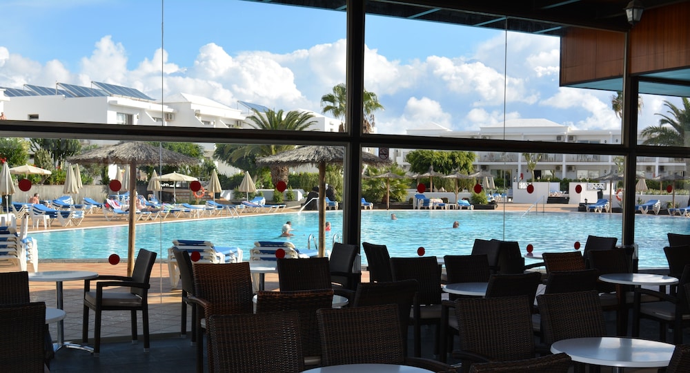 Hotel Floresta — Swimming pool in Puerto del Carmen, Canary Islands