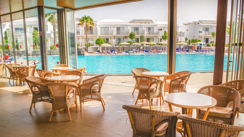 Hotel Floresta — Swimming pool in Puerto del Carmen, Canary Islands