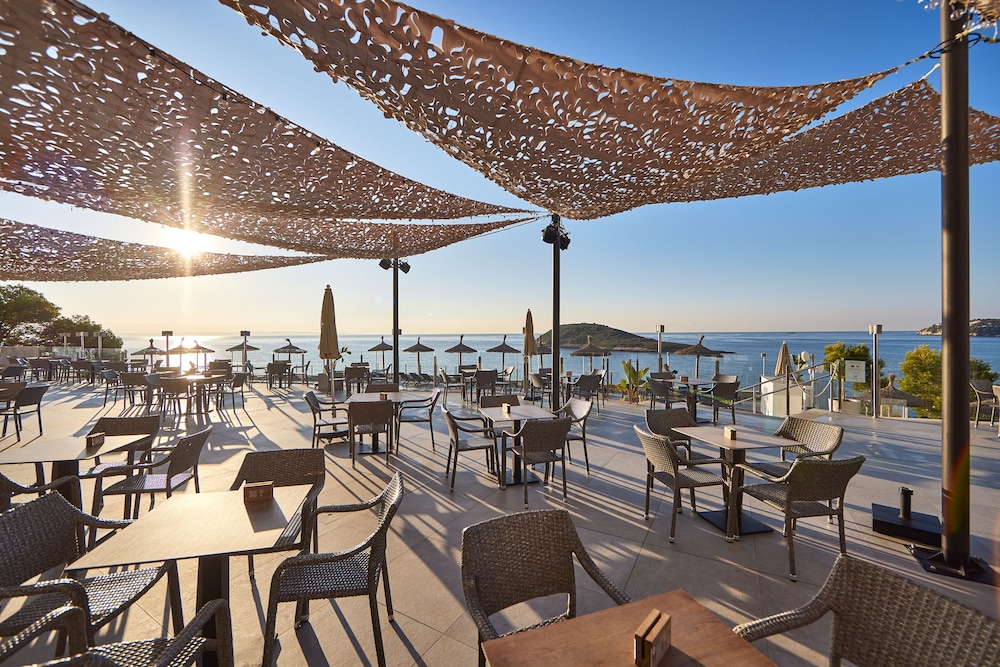 Hotel Florida Magaluf - Adults Only — Restaurant & bars in Magaluf, Balearic Islands
