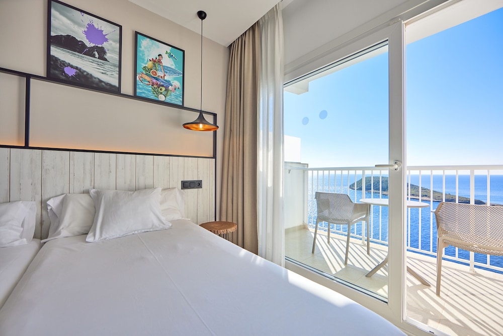 Hotel Florida Magaluf - Adults Only — Hotel rooms in Magaluf, Balearic Islands