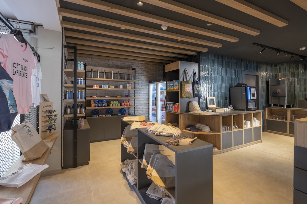 Hotel Florida Magaluf - Adults Only — Restaurant & bars in Magaluf, Balearic Islands