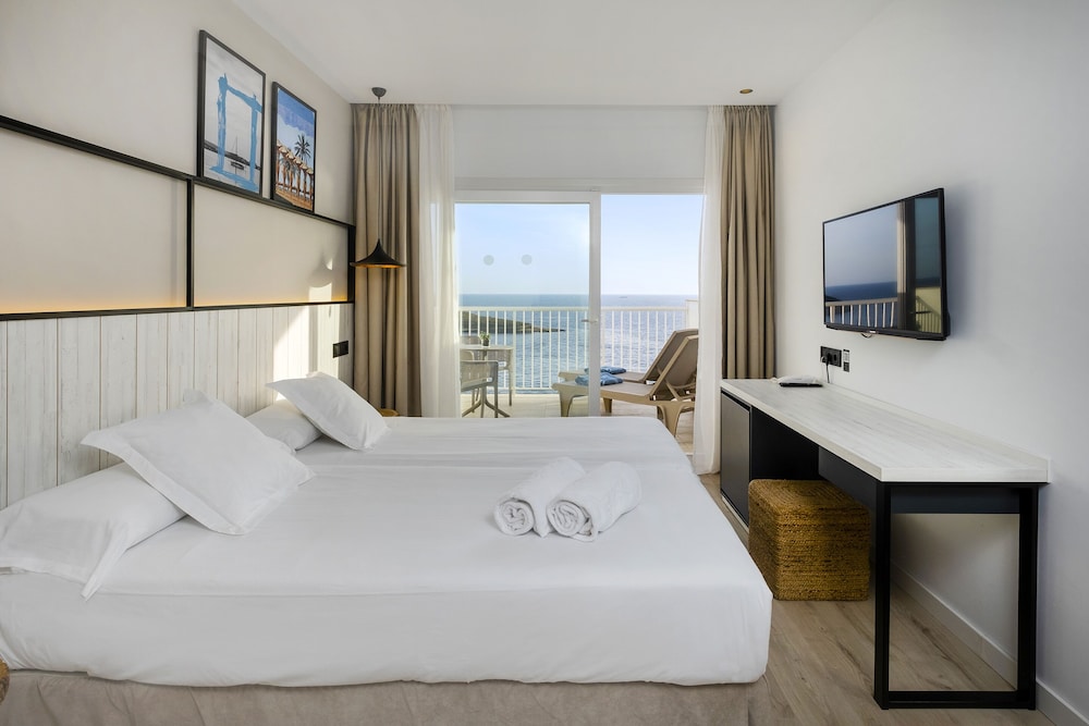 Hotel Florida Magaluf - Adults Only — Hotel rooms in Magaluf, Balearic Islands