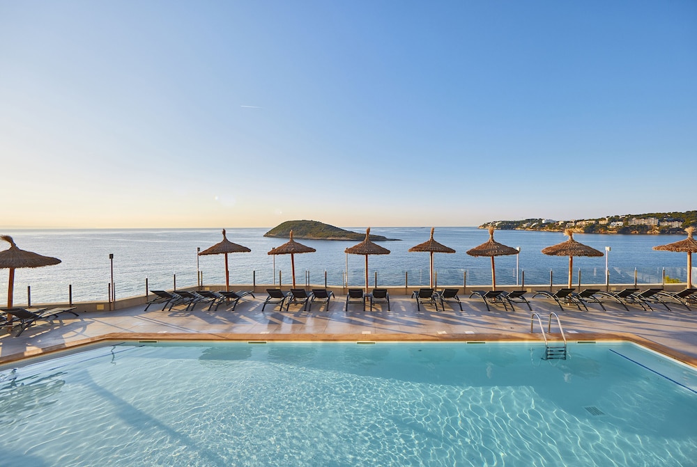 Hotel Florida Magaluf - Adults Only — Swimming pool in Magaluf, Balearic Islands