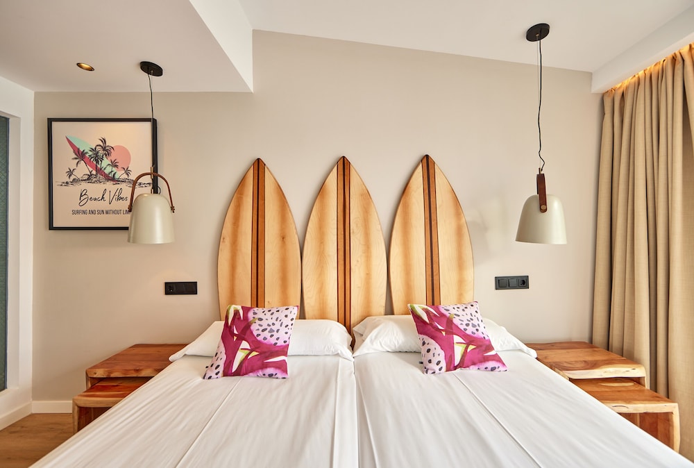 Hotel Florida Magaluf - Adults Only — Hotel rooms in Magaluf, Balearic Islands