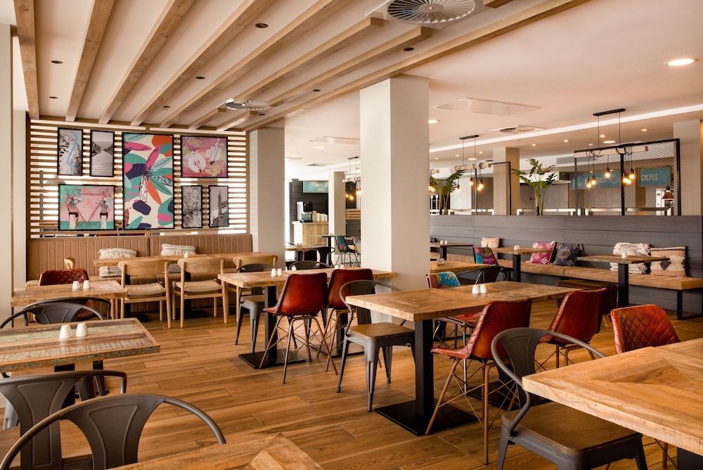 Hotel Florida Magaluf - Adults Only — Restaurant & bars in Magaluf, Balearic Islands