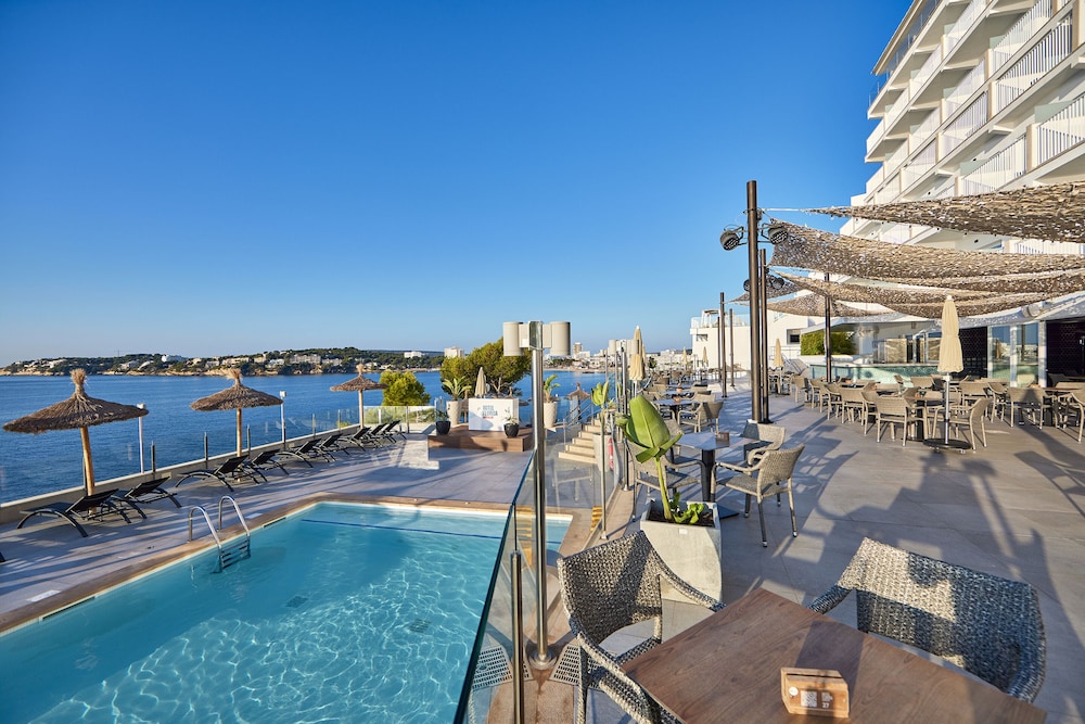 Hotel Florida Magaluf - Adults Only — Swimming pool in Magaluf, Balearic Islands