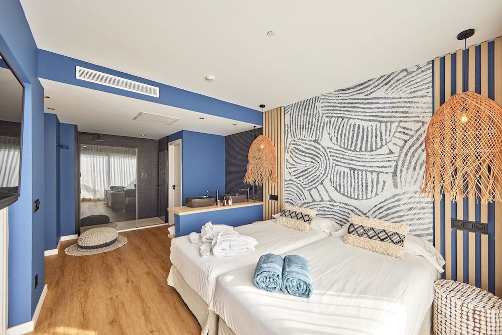 Hotel Florida Magaluf - Adults Only — Hotel rooms in Magaluf, Balearic Islands
