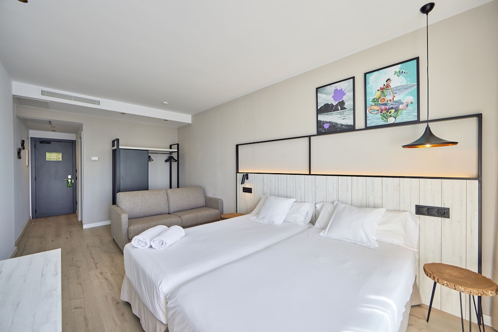 Hotel Florida Magaluf - Adults Only — Hotel rooms in Magaluf, Balearic Islands
