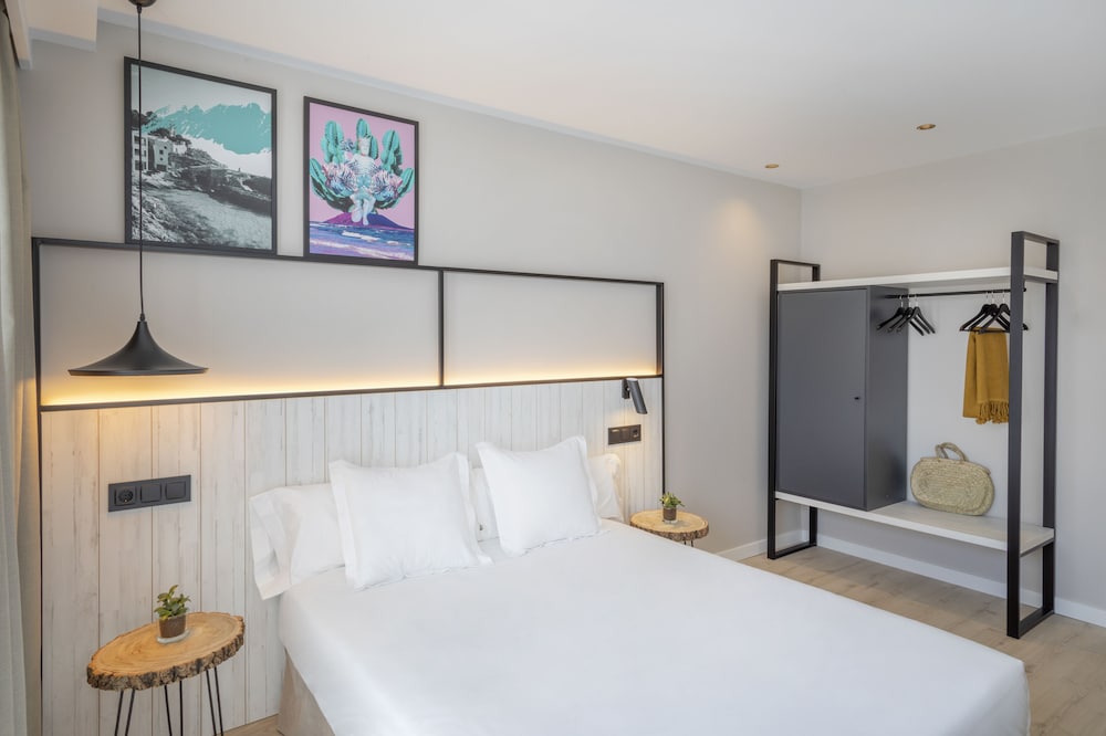 Hotel Florida Magaluf - Adults Only — Hotel rooms in Magaluf, Balearic Islands