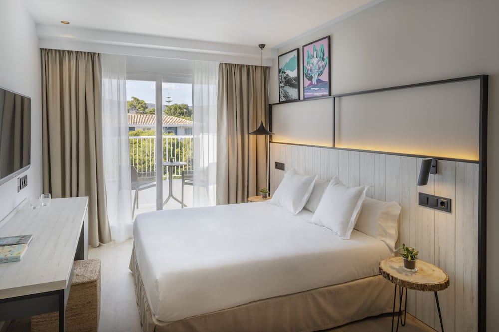 Hotel Florida Magaluf - Adults Only — Hotel rooms in Magaluf, Balearic Islands