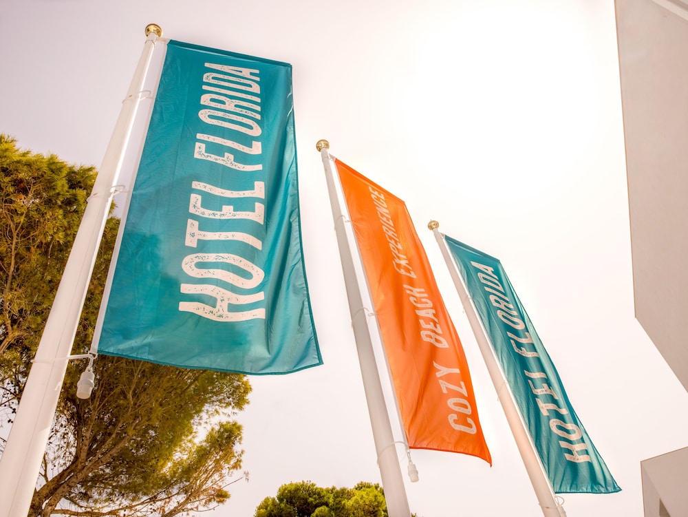 Hotel Florida Magaluf - Adults Only — Beach in Magaluf, Balearic Islands
