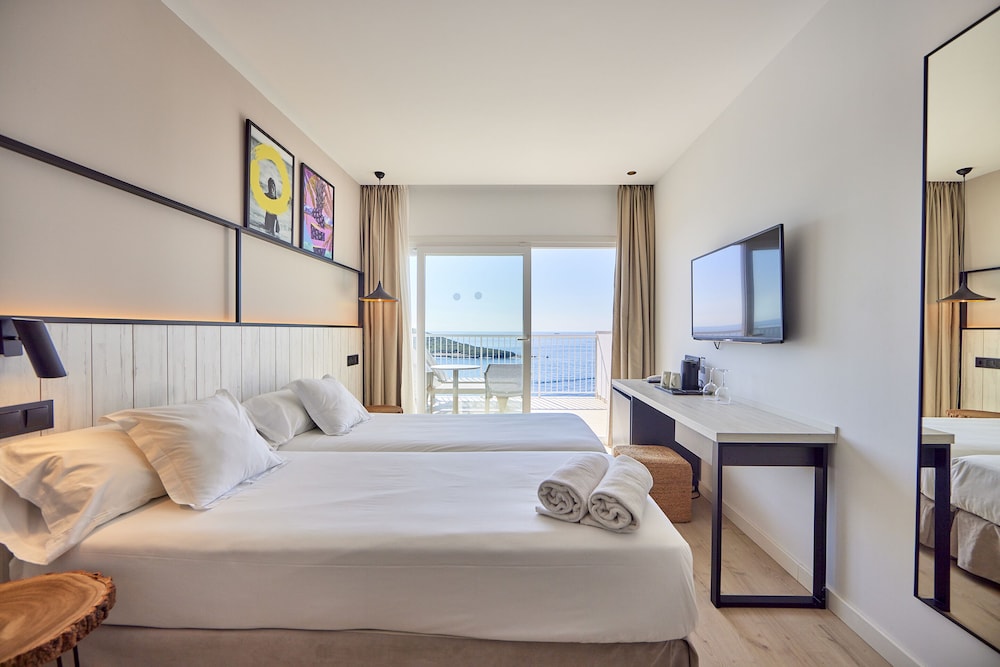 Hotel Florida Magaluf - Adults Only — Hotel rooms in Magaluf, Balearic Islands