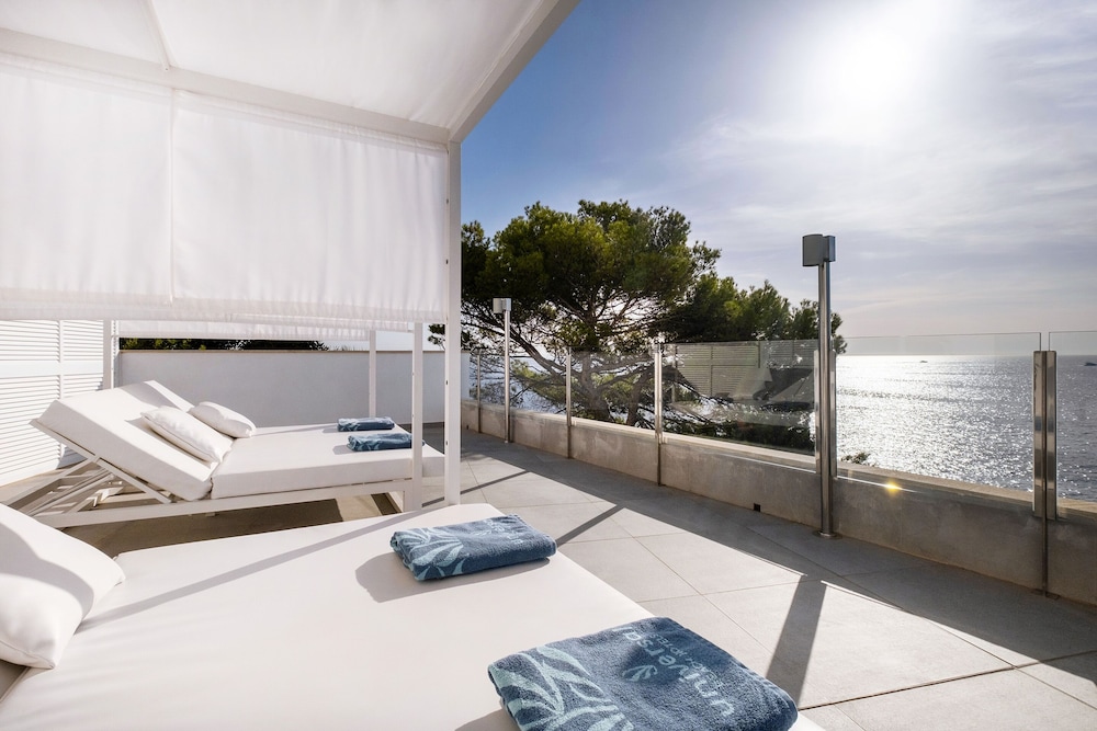 Hotel Florida Magaluf - Adults Only — Beach in Magaluf, Balearic Islands