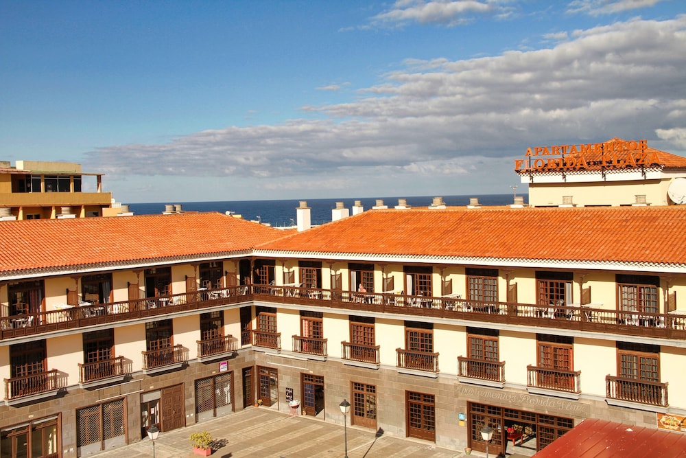 Apartamentos Be Smart Florida Plaza — Hotel building in Puerto de la Cruz, Canary Islands