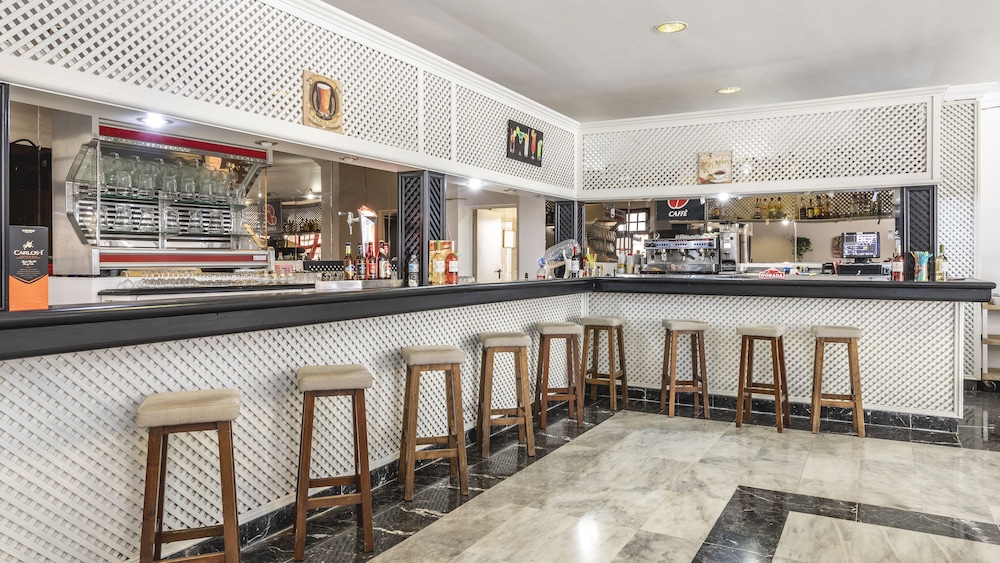 Apartamentos Be Smart Florida Plaza — Restaurant & bars in Puerto de la Cruz, Canary Islands