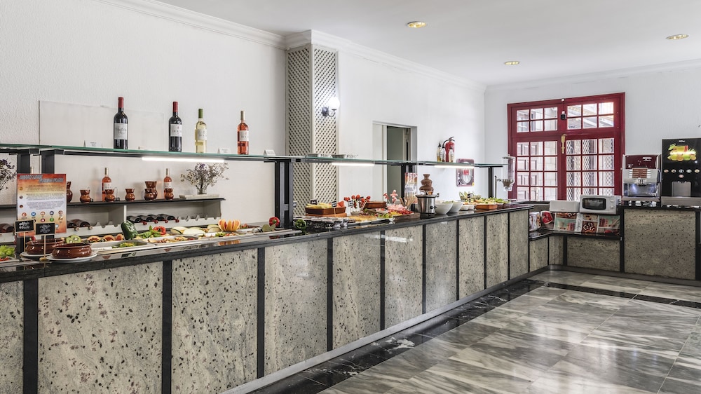 Apartamentos Be Smart Florida Plaza — Restaurant & bars in Puerto de la Cruz, Canary Islands