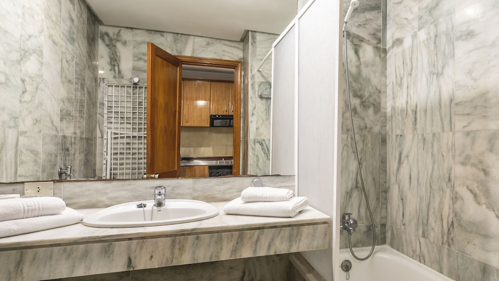Apartamentos Be Smart Florida Plaza — Hotel rooms in Puerto de la Cruz, Canary Islands