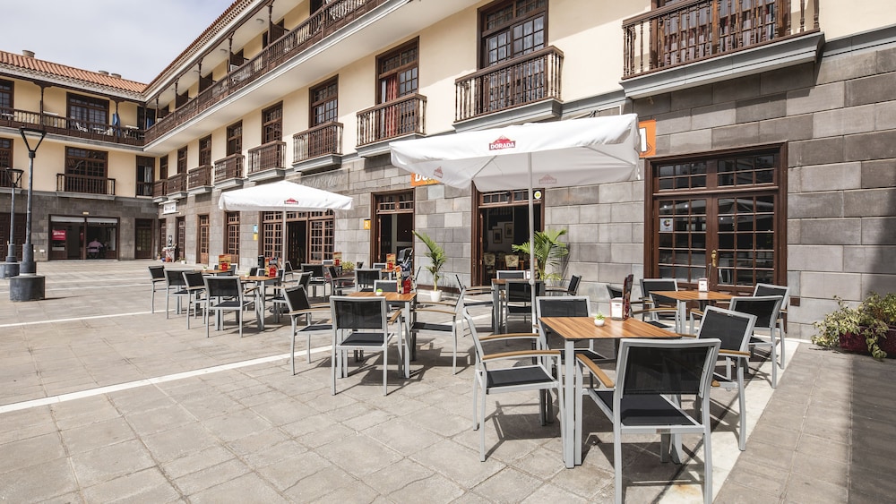 Apartamentos Be Smart Florida Plaza — Restaurant & bars in Puerto de la Cruz, Canary Islands