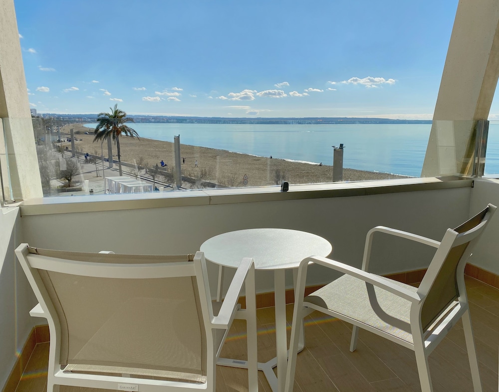 Aparthotel Fontanellas Playa — Hotel rooms in Playa de Palma, Balearic Islands