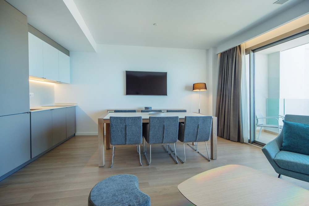 Aparthotel Fontanellas Playa — Hotel rooms in Playa de Palma, Balearic Islands