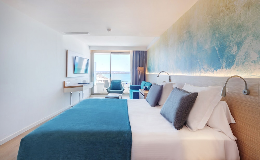 Aparthotel Fontanellas Playa — Hotel rooms in Playa de Palma, Balearic Islands
