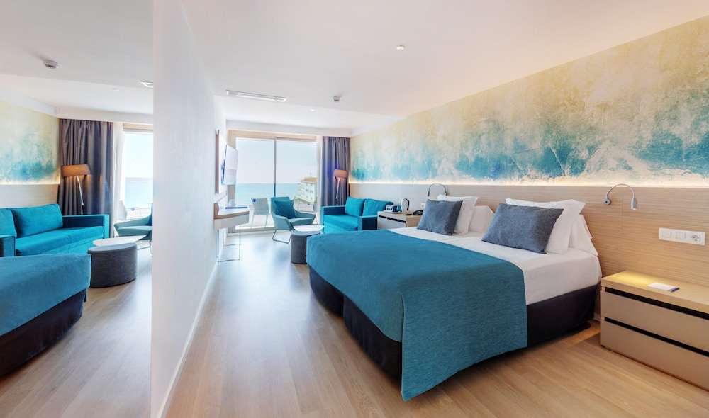 Aparthotel Fontanellas Playa — Hotel rooms in Playa de Palma, Balearic Islands