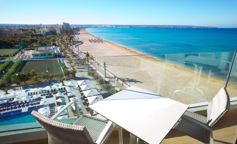 Aparthotel Fontanellas Playa — Beach in Playa de Palma, Balearic Islands