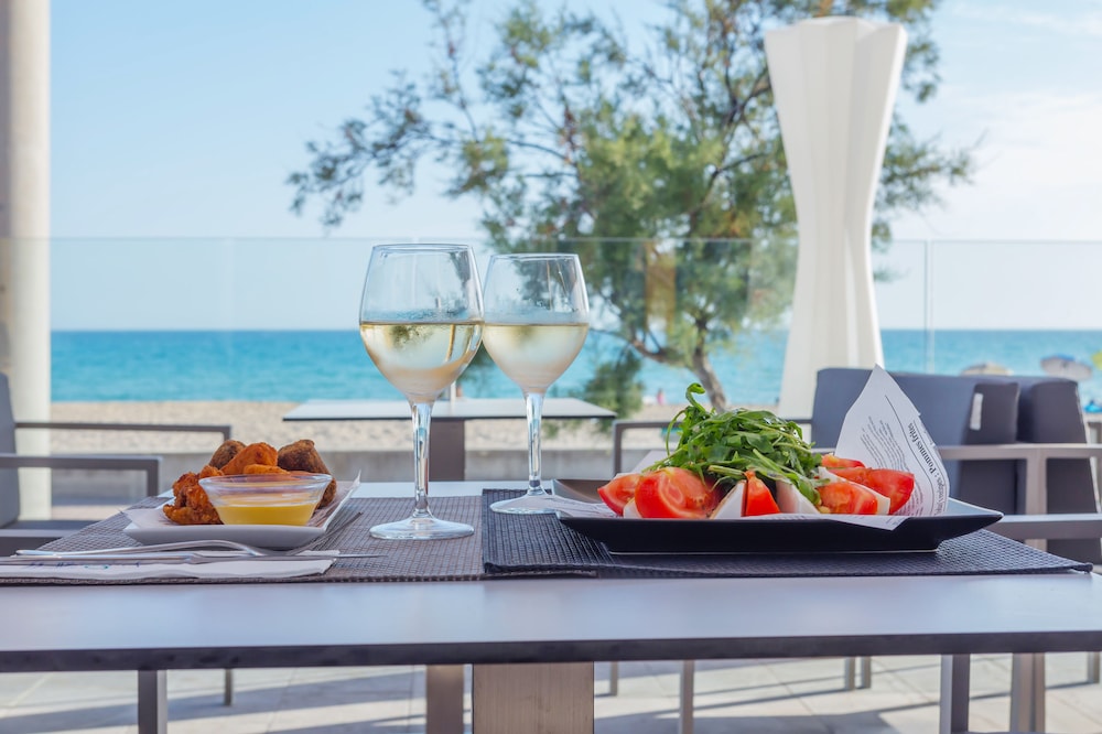 Aparthotel Fontanellas Playa — Restaurant & bars in Playa de Palma, Balearic Islands
