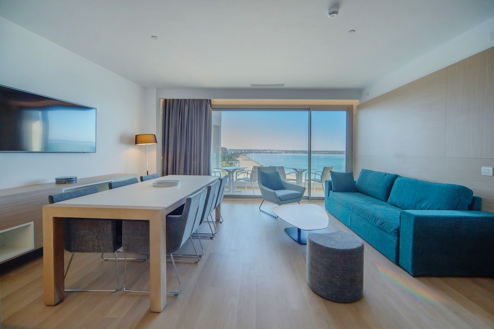 Aparthotel Fontanellas Playa — Hotel rooms in Playa de Palma, Balearic Islands