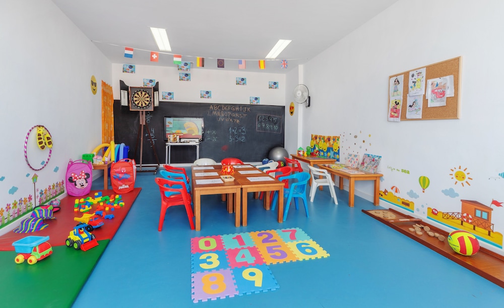 Aparthotel Fontanellas Playa — Attractions for children in Playa de Palma, Balearic Islands