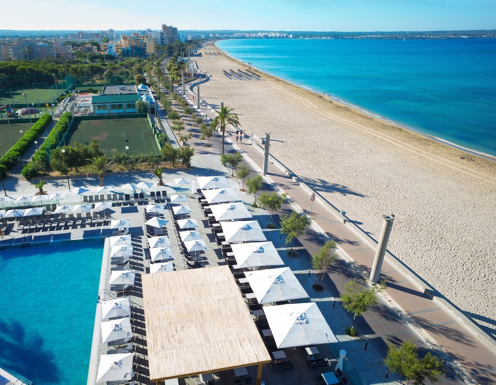 Aparthotel Fontanellas Playa — Beach in Playa de Palma, Balearic Islands