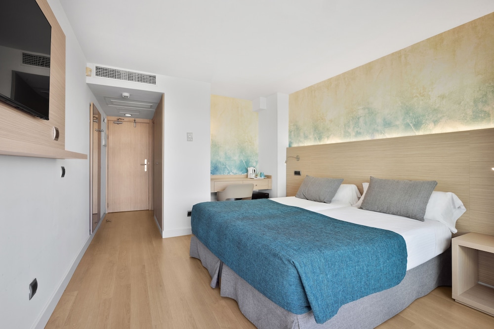 Aparthotel Fontanellas Playa — Hotel rooms in Playa de Palma, Balearic Islands