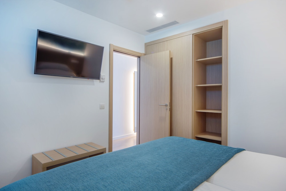 Aparthotel Fontanellas Playa — Hotel rooms in Playa de Palma, Balearic Islands