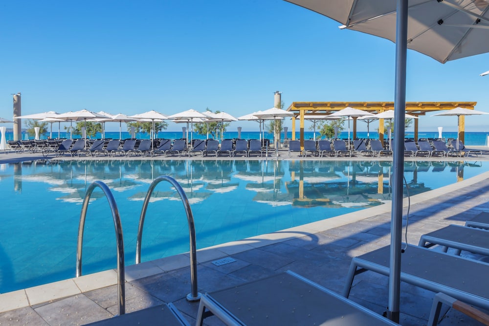 Aparthotel Fontanellas Playa — Swimming pool in Playa de Palma, Balearic Islands
