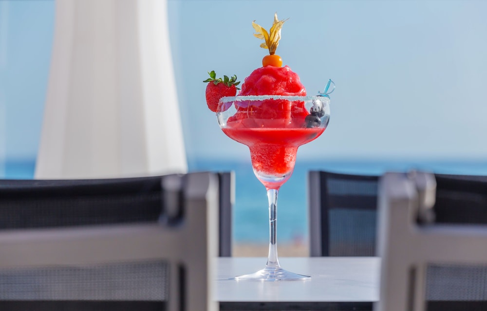Aparthotel Fontanellas Playa — Restaurant & bars in Playa de Palma, Balearic Islands