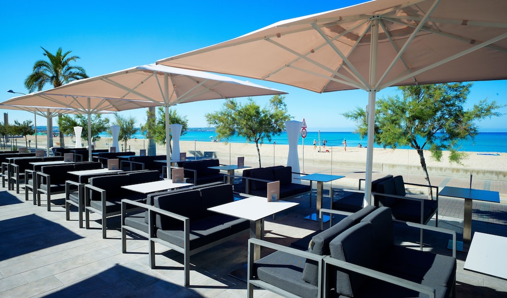 Aparthotel Fontanellas Playa — Restaurant & bars in Playa de Palma, Balearic Islands